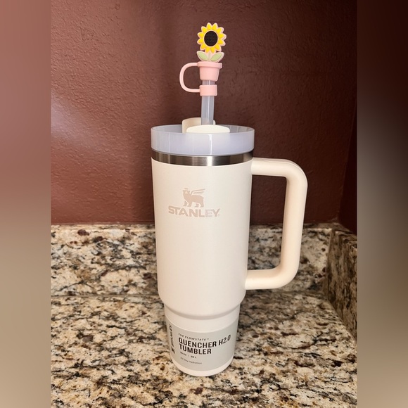 Stanley 30 oz Quencher H2.0 Tumbler Cream with Straw and Sunflower Cap - Picture 1 of 7